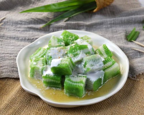 banh-duc-la-dua-nuoc-cot-dua